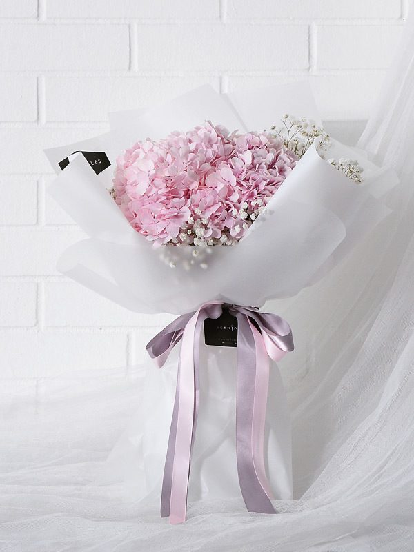 pink-hydrangea-baby-breath-flower-bouquet-white