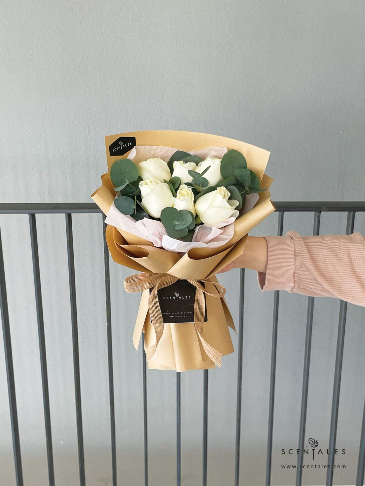 minimalist white rose brown flower bouquet