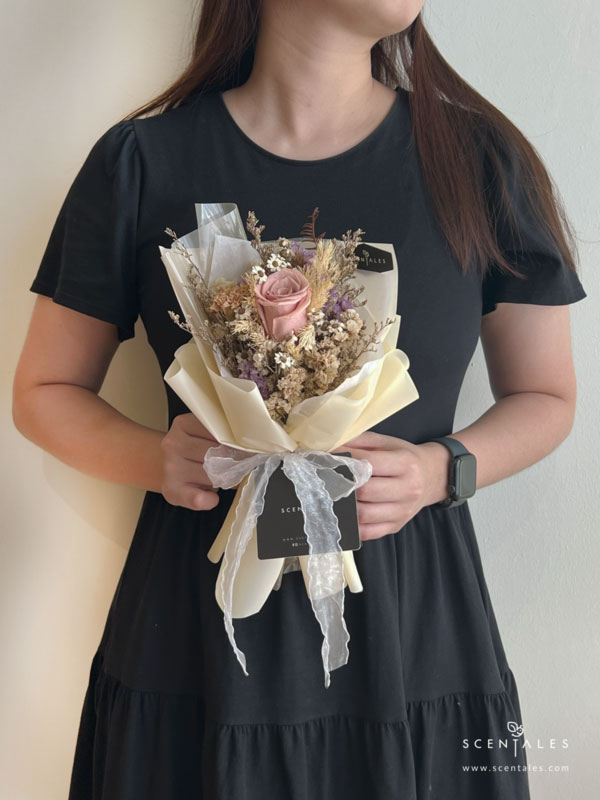 Dried flower bouquet with Preserve Cappuccino rose , dried carnation , preserve yellow asparagus , dried blue caspia , dried ixodia, dried yamashida leaf and plenty of dried lilac and dried white statice