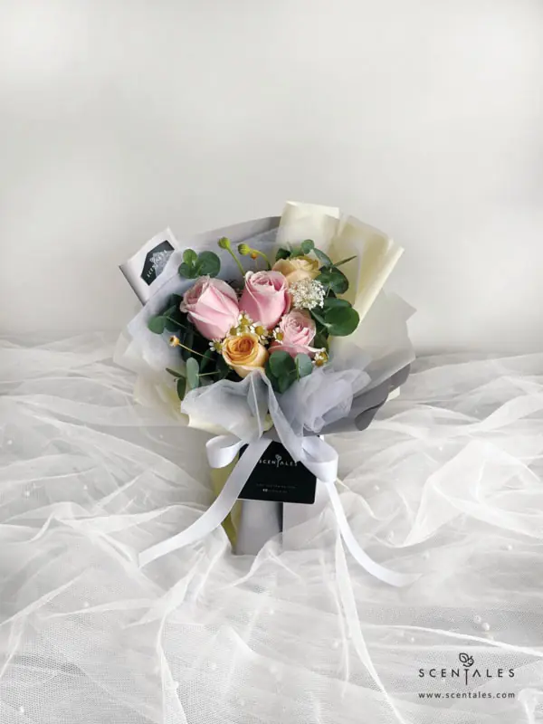 Susie Fresh Flower Bouquet Fresh Flower Bouquet with Pink rose, champagne rose, chamomile, white trachymene, happy flower and plenty of eucalyptus