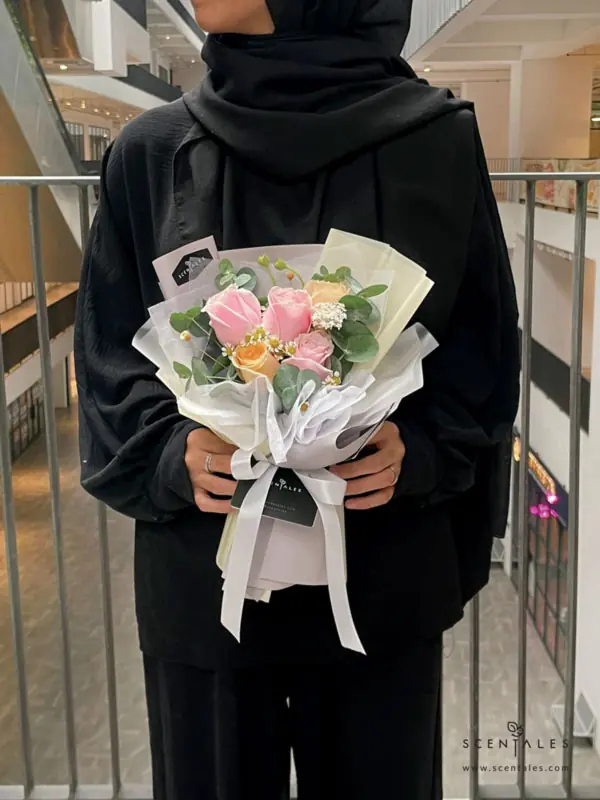 Susie Fresh Flower Bouquet Fresh Flower Bouquet with Pink rose, champagne rose, chamomile, white trachymene, happy flower and plenty of eucalyptus