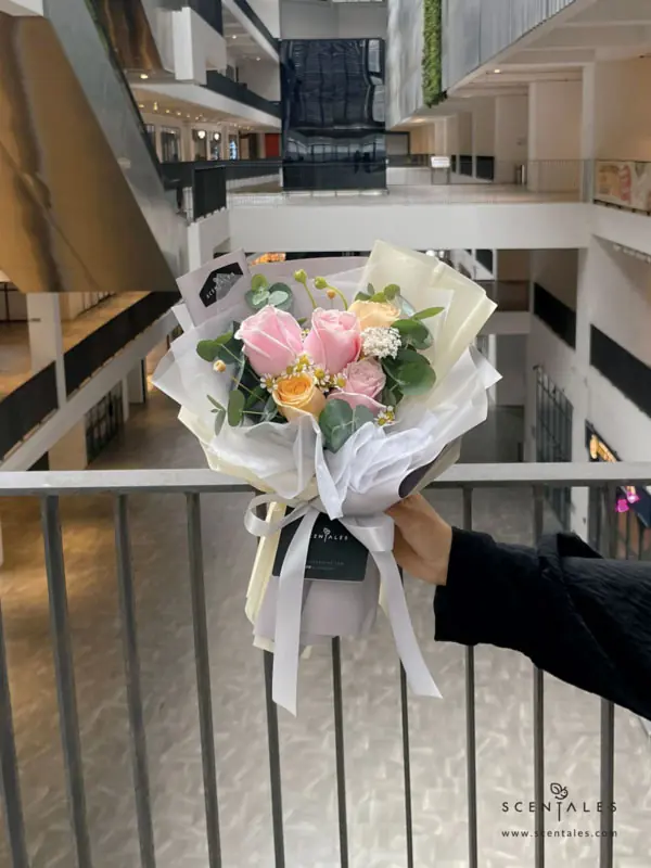 Susie Fresh Flower Bouquet Fresh Flower Bouquet with Pink rose, champagne rose, chamomile, white trachymene, happy flower and plenty of eucalyptus