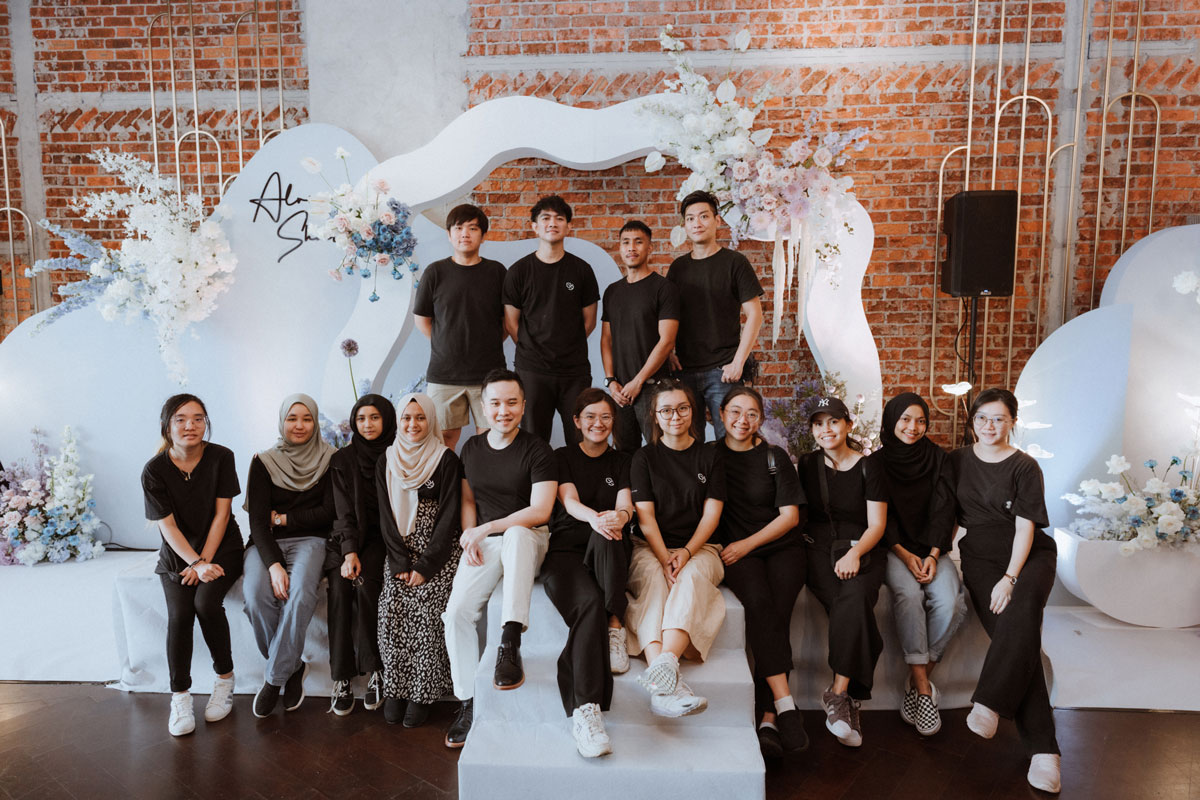 wedding_bee_1200x800