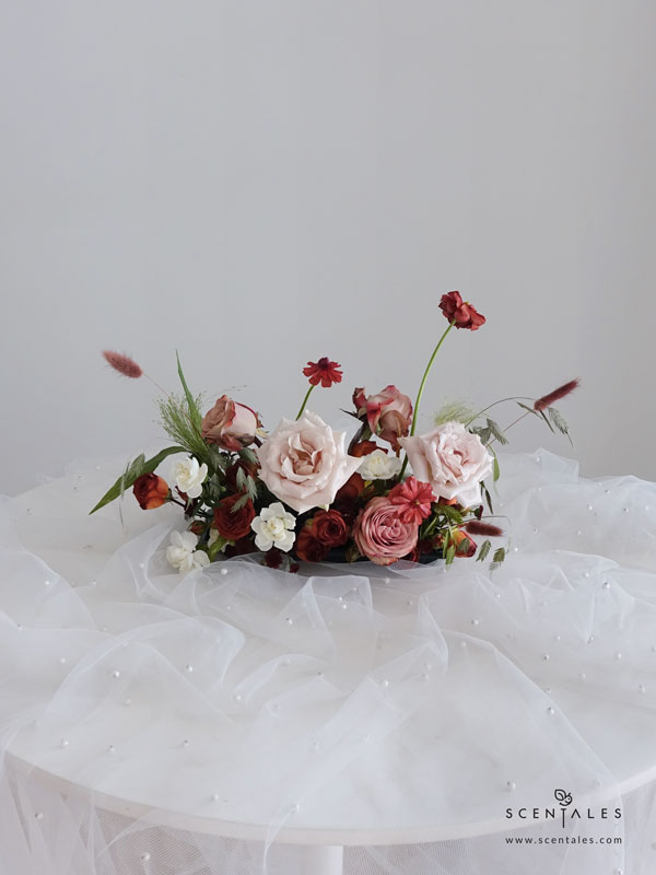 vday2026-velvet-bordeaux-centerpiece-01-600x800