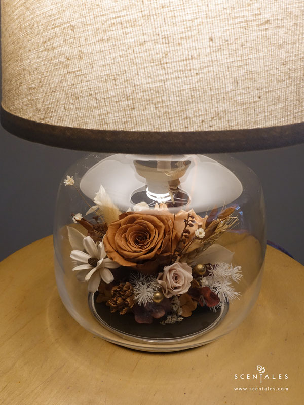 vday2026-stay-awhile-preserved-dried-flower-glass-table-lamp-04-600x800
