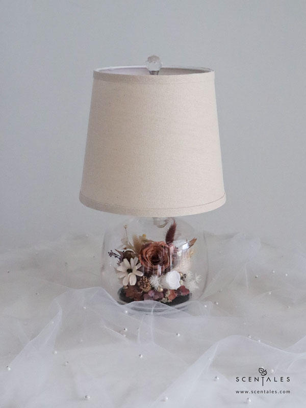 vday2026-stay-awhile-preserved-dried-flower-glass-table-lamp-06-600x800
