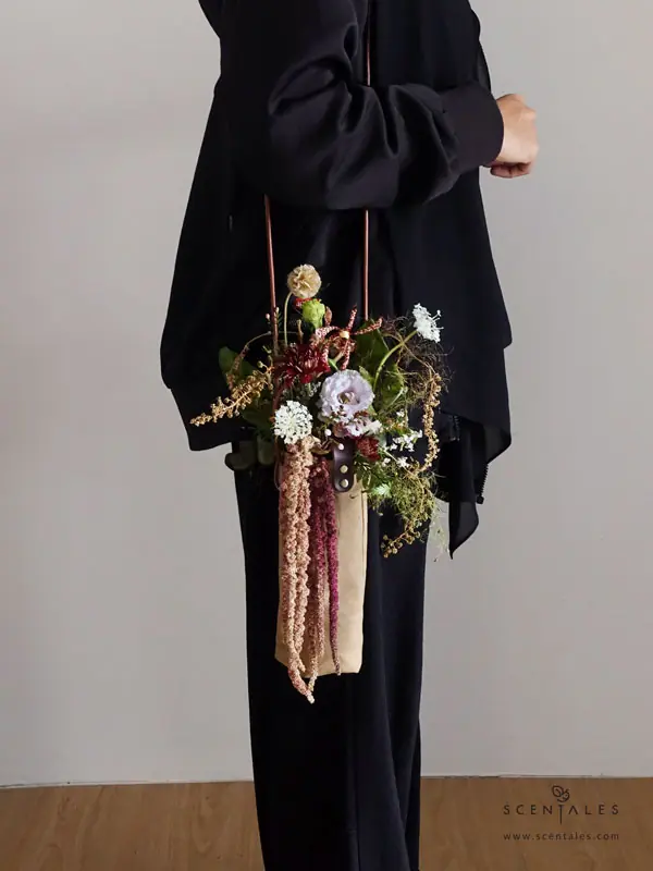 the-gentlemans-eden-fresh-flower-kraft-bag-02-600x800 (Limited) The Gentleman’s Eden Flower Kraft Bag - Image 2