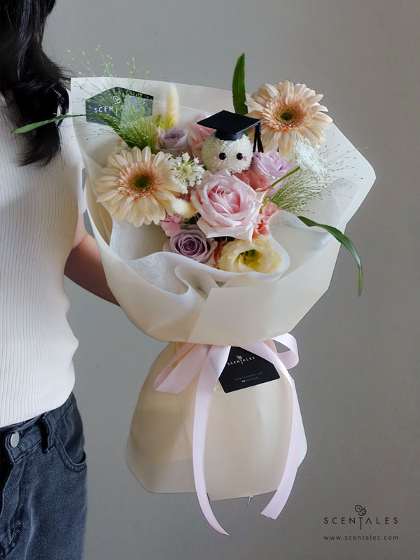 a-new-chapter-fresh-flower-bouquet-grad-hat-03-600x800 (July Special) A New Chapter Flower Bouquet - Image 4