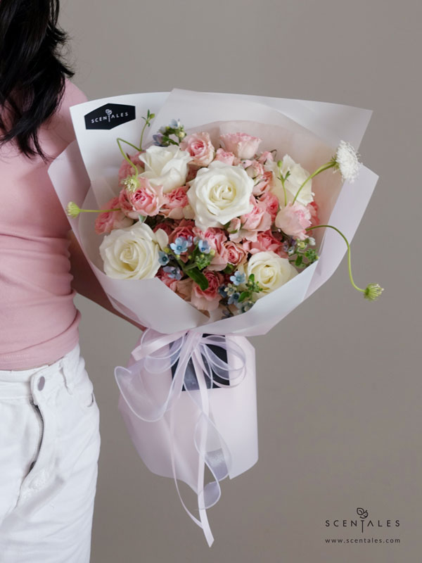 somewhere-in-time-fresh-flower-bouquet-02-600x800 (Pre-order) Somewhere in Time Flower Bouquet - Image 2