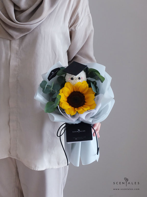 sunflower-graduation-petite-fresh-flower-bouquet-new-02-600x800 (Pre-order) Sunflower Graduation Petite Flower Bouquet - Image 2