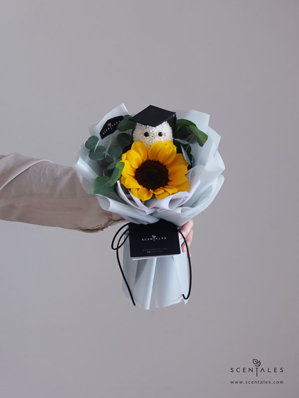 sunflower-graduation-petite-fresh-flower-bouquet-new-03-600x800 (Pre-order) Sunflower Graduation Petite Flower Bouquet - Image 3