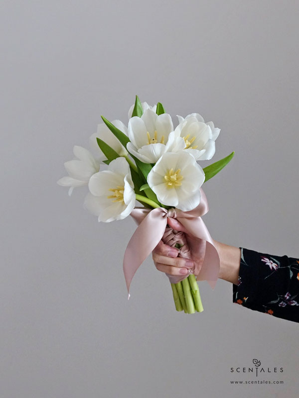 tulip-fresh-flower-bridal-bouquet-01-600x800 (Pre-order) Tulip Bridal Bouquet - Image 1