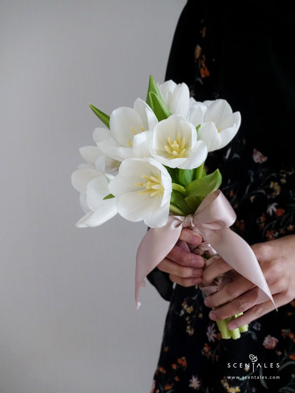 tulip-fresh-flower-bridal-bouquet-02-600x800 (Pre-order) Tulip Bridal Bouquet - Image 2