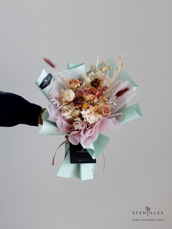 chloe-preserved-dried-flower-bouquet-03-600x800 Chloe Preserved & Dried Flower Bouquet - Image 3