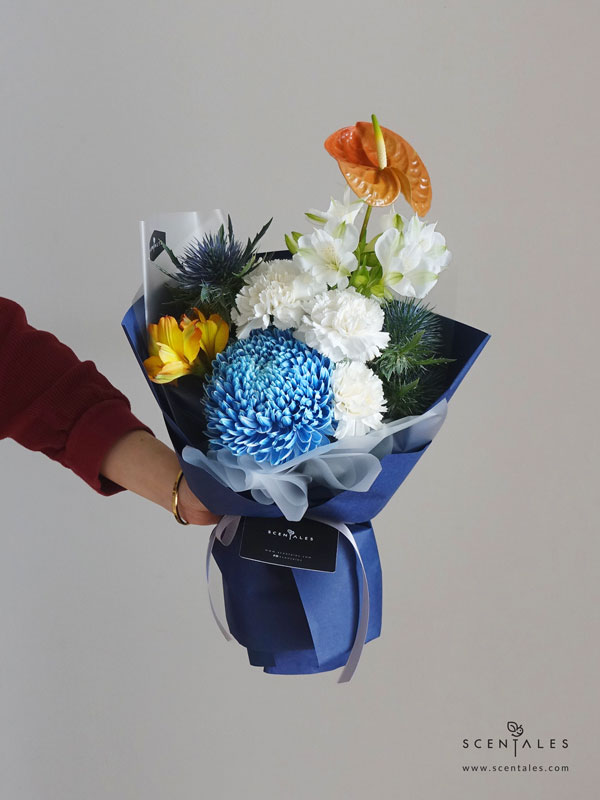 Asshan Flower Bouquet Fresh flower bouquet with Dyed blue chrysanthemum, brown anthurium, eryngium, white carnation, white altroemeria and orange alstroemeria